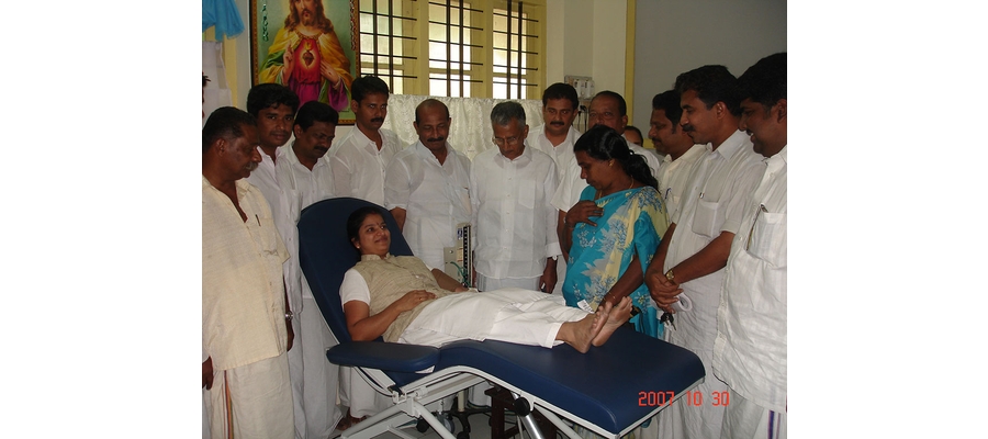 indria-ghandhi-23-death-anniverssary-blood-donation-004