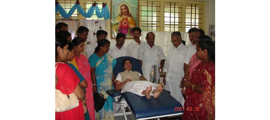 indria-ghandhi-23-death-anniverssary-blood-donation-005