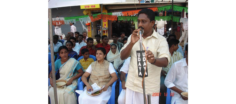 pattanikanji-in-thrippyar-junction-on-22-dec-07-005