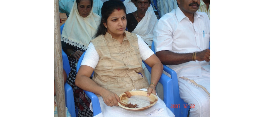 pattanikanji-in-thrippyar-junction-on-22-dec-07-006